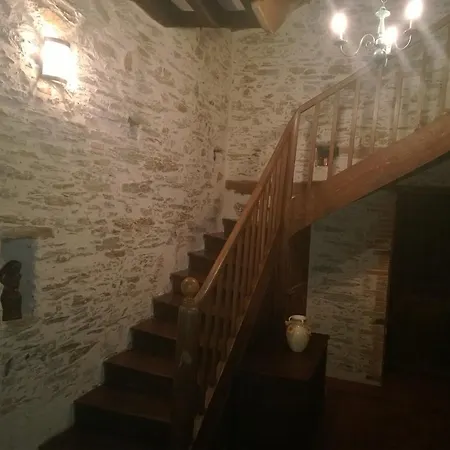 Les Glycines Bed & Breakfast